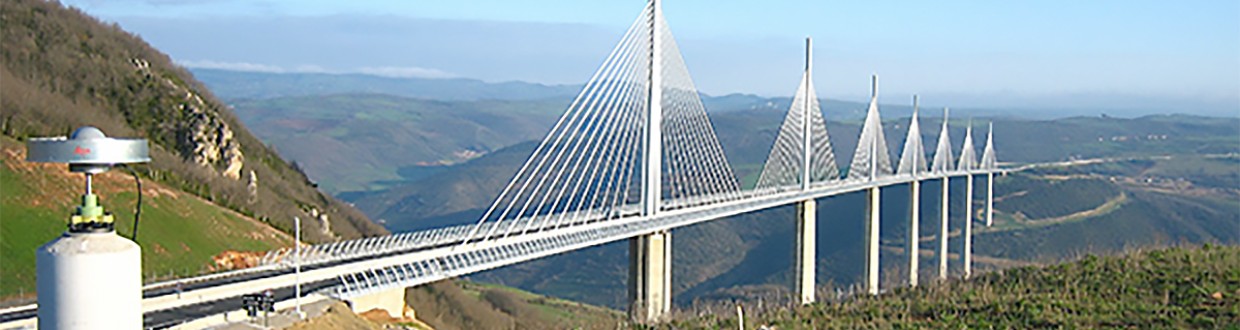 viaduc de Millau et son antenne de surveillance